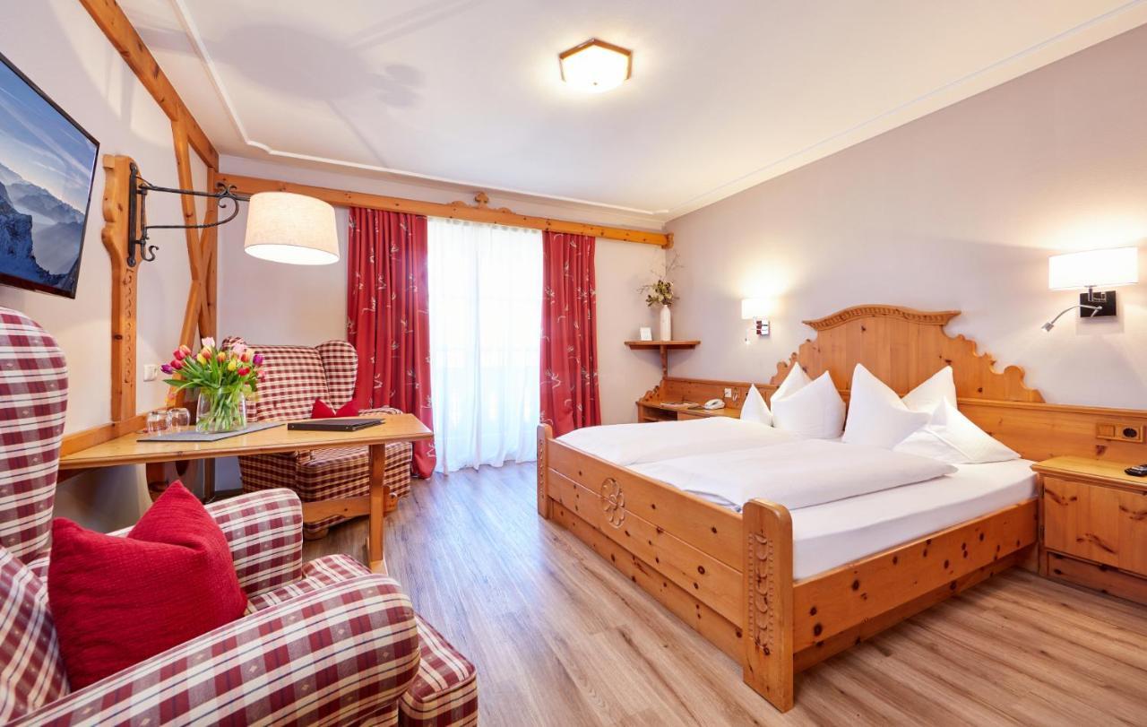 Landhotel Zum Bad Krün Екстериор снимка