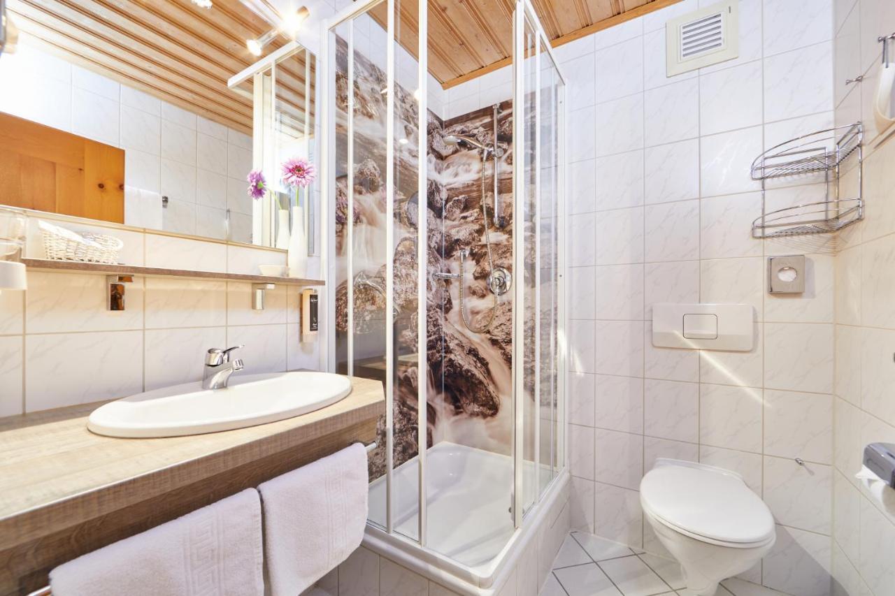 Landhotel Zum Bad Krün Екстериор снимка