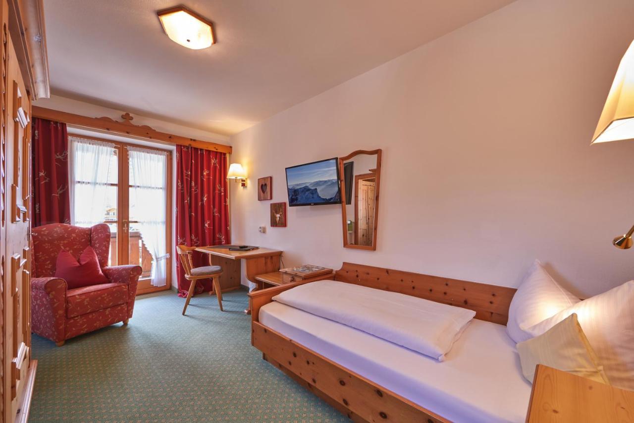 Landhotel Zum Bad Krün Екстериор снимка