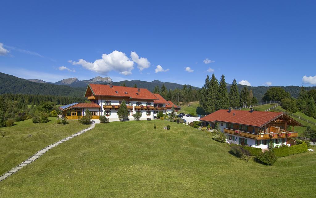 Landhotel Zum Bad Krün Екстериор снимка