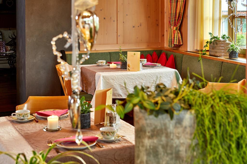 Landhotel Zum Bad Krün Екстериор снимка