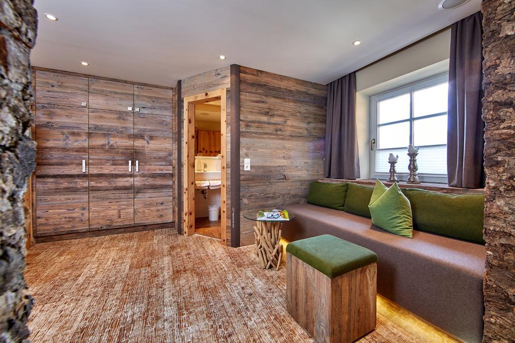 Landhotel Zum Bad Krün Екстериор снимка