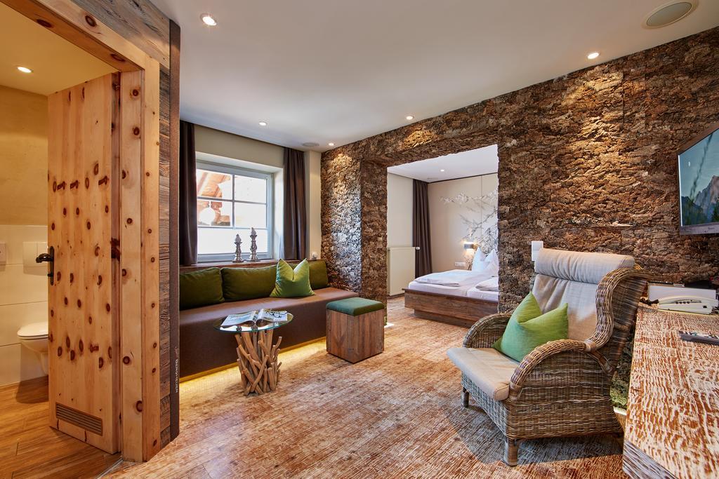 Landhotel Zum Bad Krün Екстериор снимка